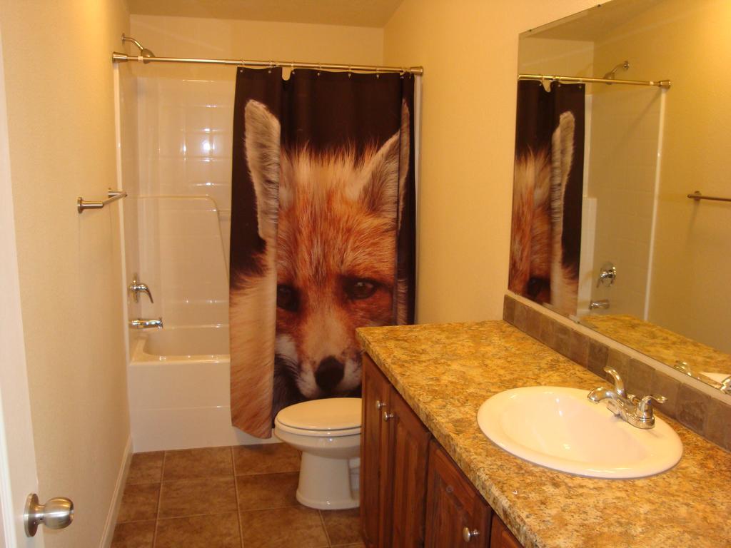 غرب يلوستون Yellowstone Wildlife Cabins المظهر الخارجي الصورة