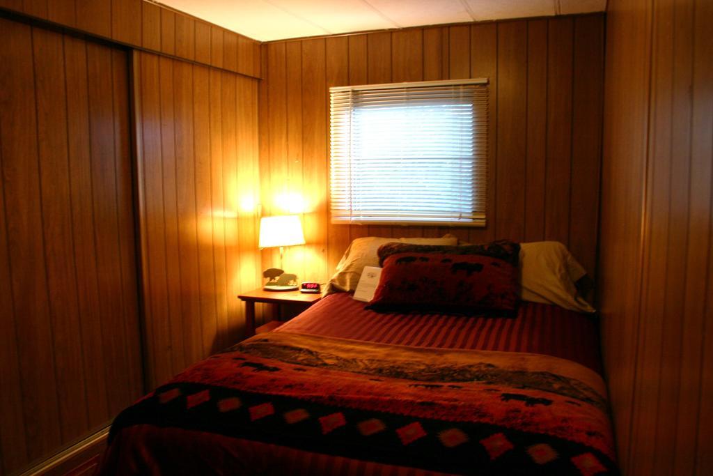 غرب يلوستون Yellowstone Wildlife Cabins المظهر الخارجي الصورة