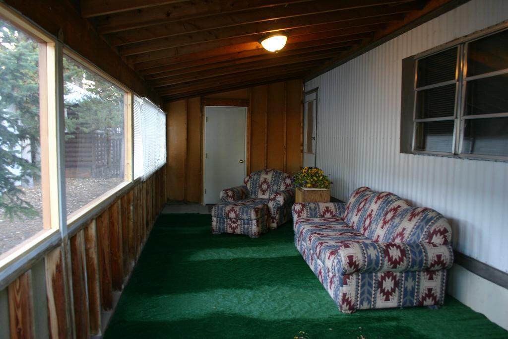 غرب يلوستون Yellowstone Wildlife Cabins المظهر الخارجي الصورة