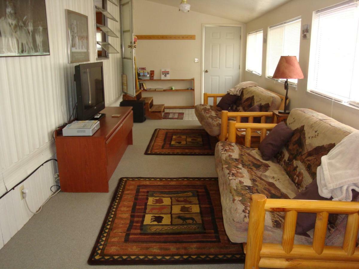 غرب يلوستون Yellowstone Wildlife Cabins المظهر الخارجي الصورة